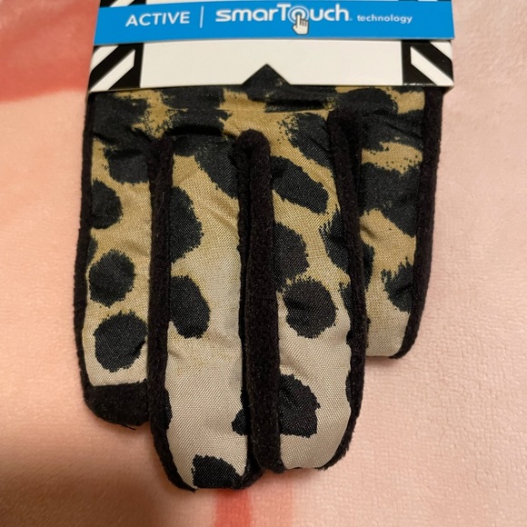 New Isotoner Active SmarTouch Gloves - Sz M/L - Picture 3 of 9